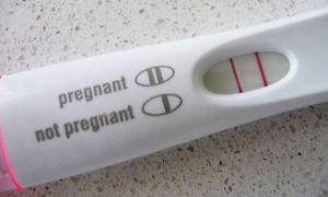 Почему при кисте тест на беременность положительный и нет месячных